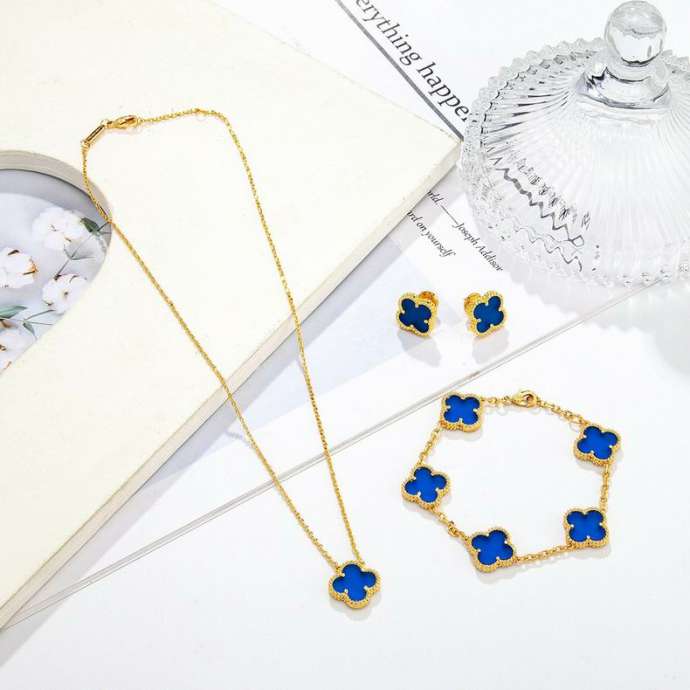 Picture of Van Cleef Arpels Sets _SKUVanCleef&Arpelssuits10067716598